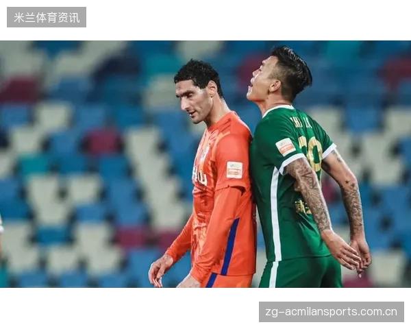 中超费莱尼头球争抢训练保持优势